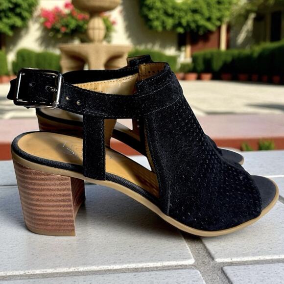 Franco Sarto Harlet2 Perforated Leather Suede Chunky Heel Sandals Shoes 7M - Picture 1 of 13